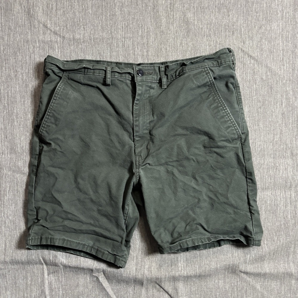Levi's green chino shorts Size 36
